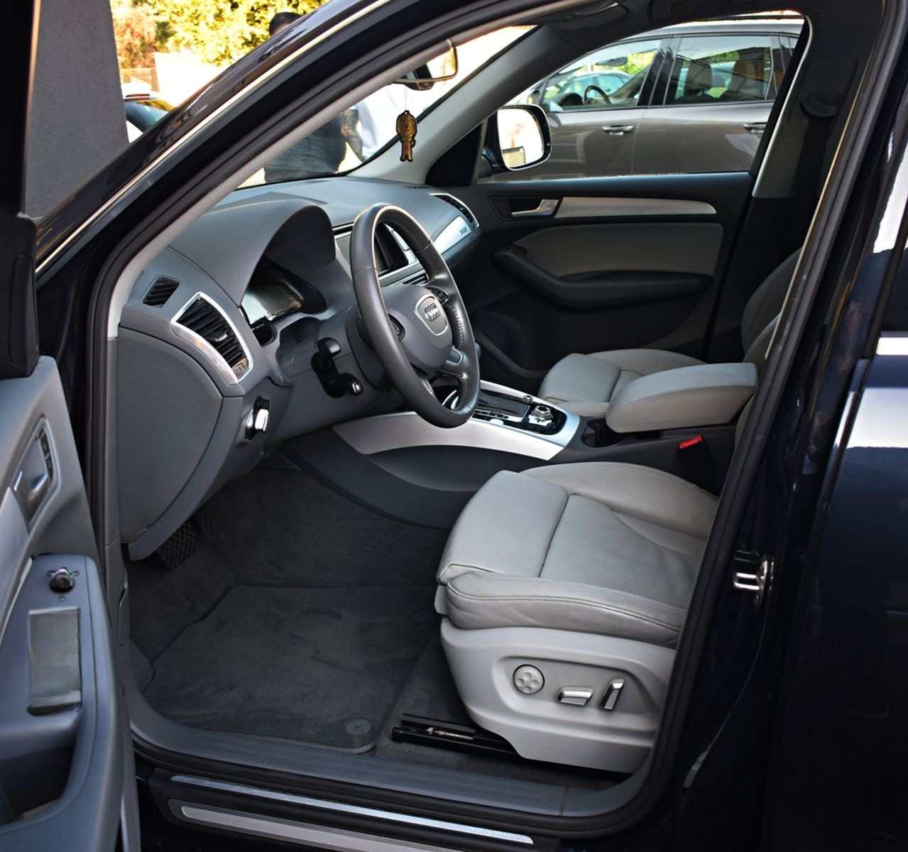 Audi Q5 3.0 TDI QUATTO/S-TRONIC/KLIMA/TEMPOMAT/NAVI foto 6