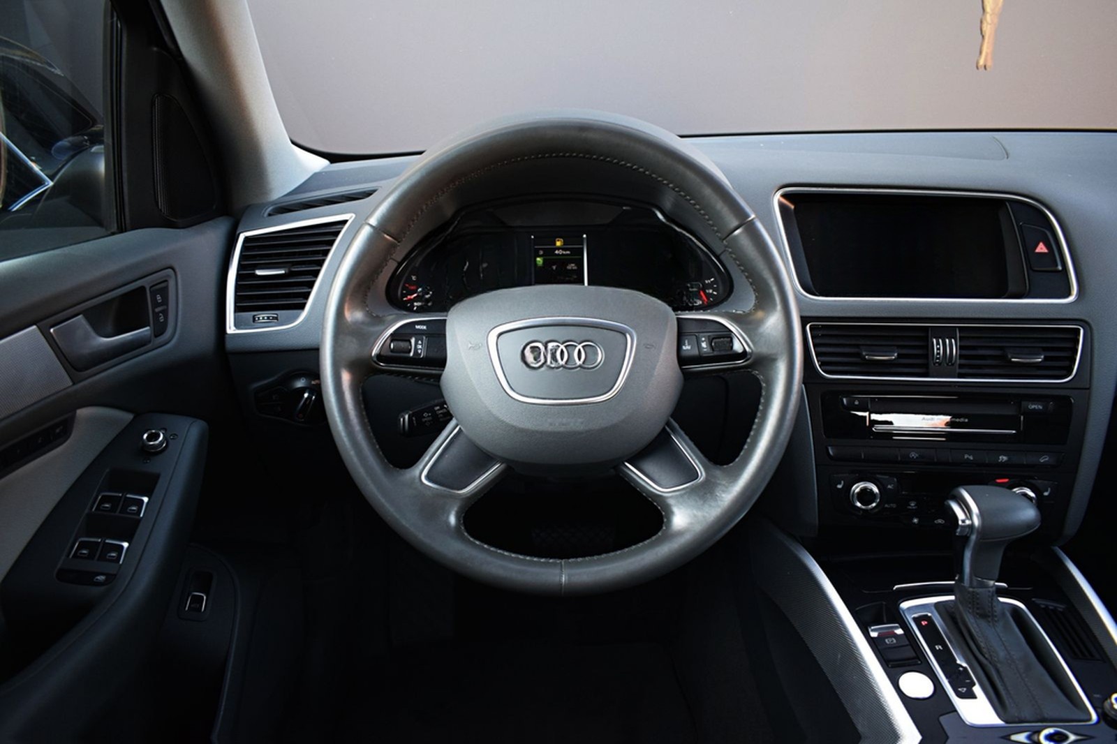 Audi Q5 3.0 TDI QUATTO/S-TRONIC/KLIMA/TEMPOMAT/NAVI foto 9