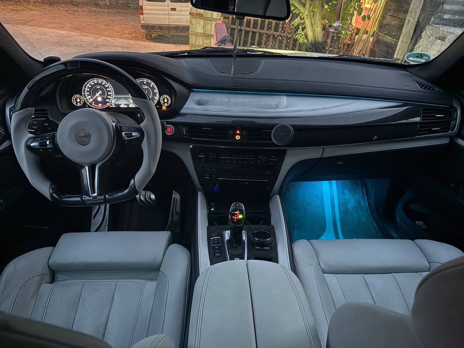 BMW X6M Einzelstück Umbau Vollauslastung  680 PS  foto 12