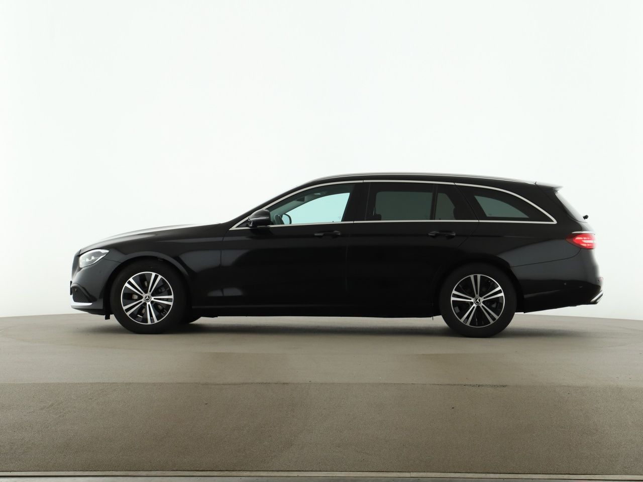Mercedes-Benz E 220 d T Avantgarde Widescreen MBUX AHK Kamera foto 4