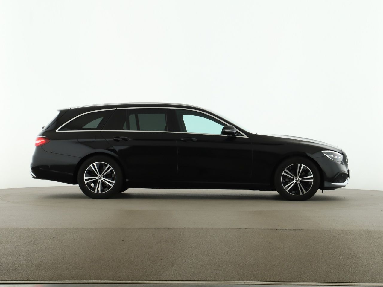 Mercedes-Benz E 220 d T Avantgarde Widescreen MBUX AHK Kamera foto 8