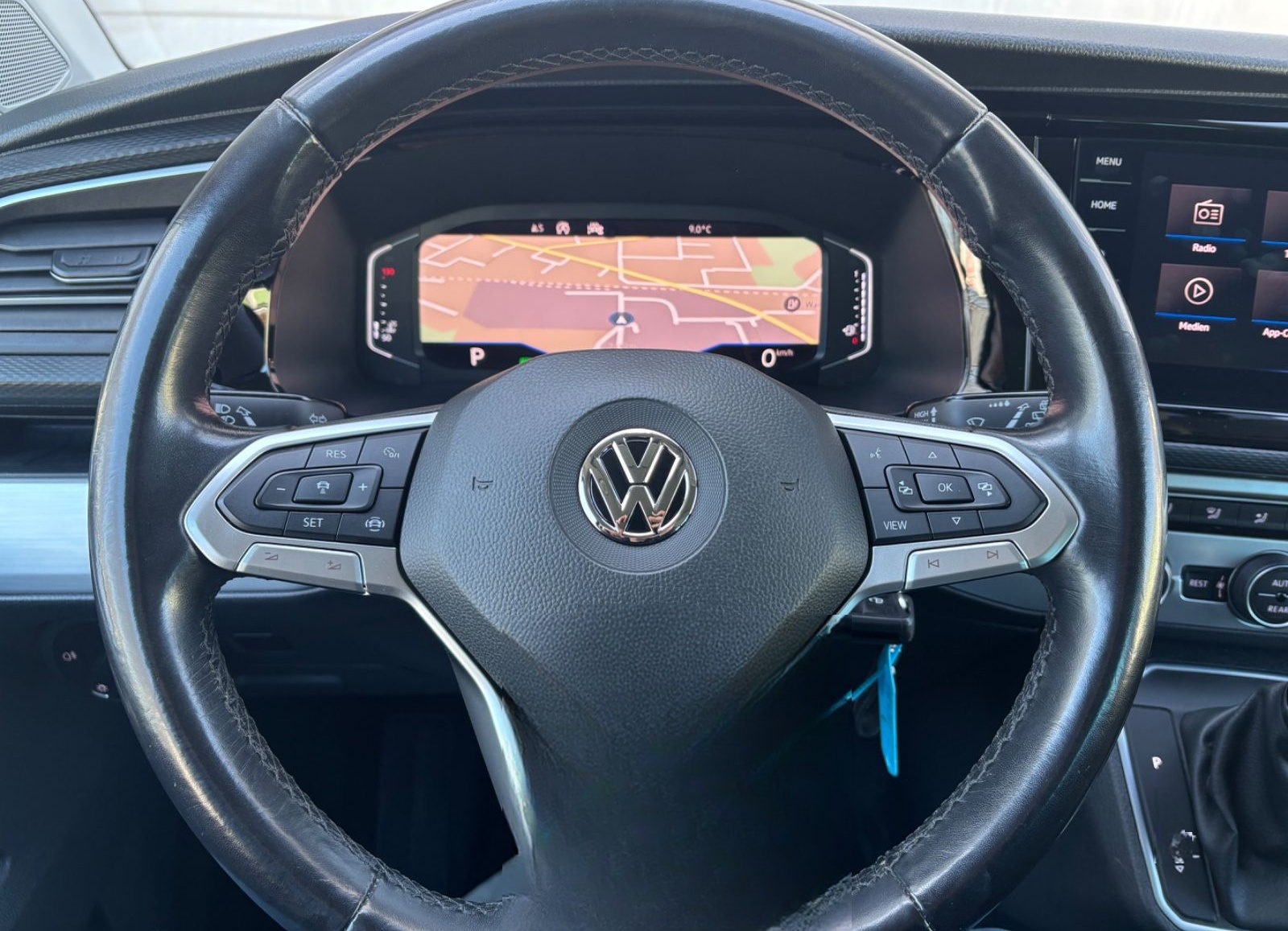 Volkswagen T6.1 Multivan 150PS DSG LR lang LED Virtual AHK foto 10