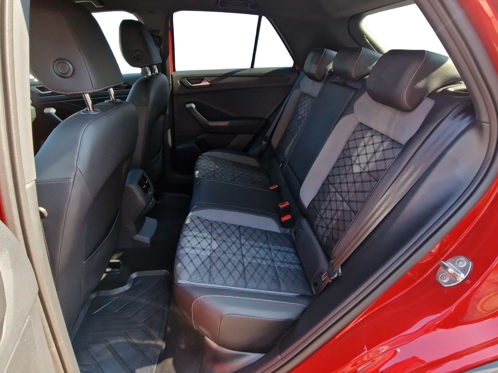 Volkswagen T-Roc 1.5 TSI R-Line/Matrix/Navi/Kamera foto 13