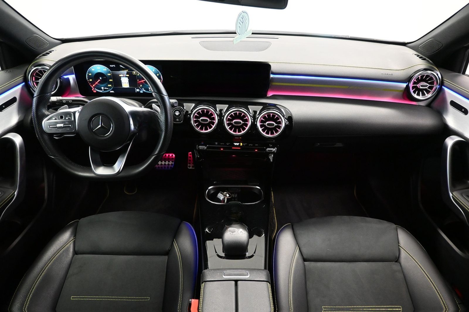 Mercedes-Benz A 250 AMG LINE Edition 1 *M-BEAM *WIDE *AHK *SHZ foto 12