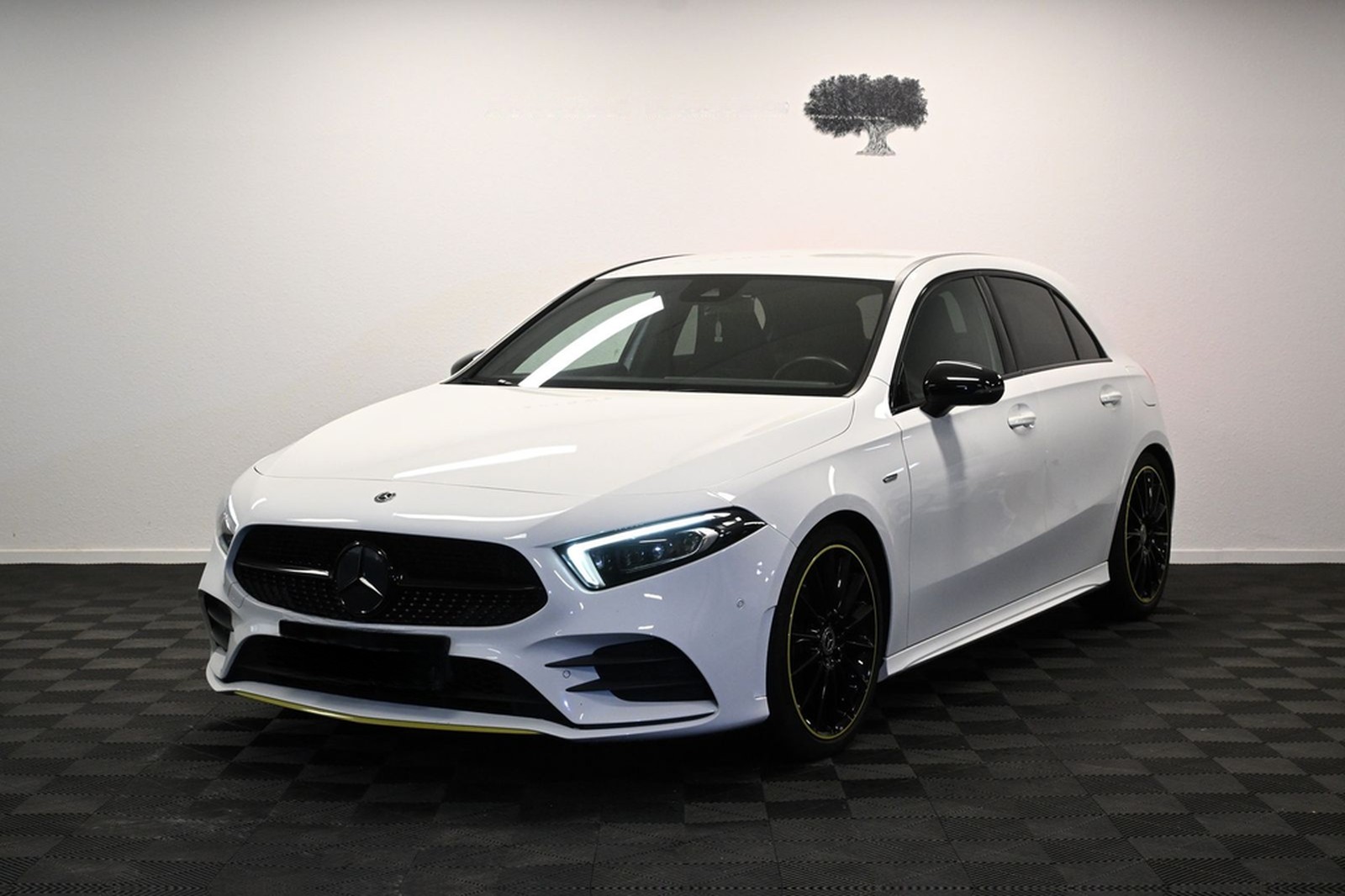 Mercedes-Benz A 250 AMG LINE Edition 1 *M-BEAM *WIDE *AHK *SHZ foto 3