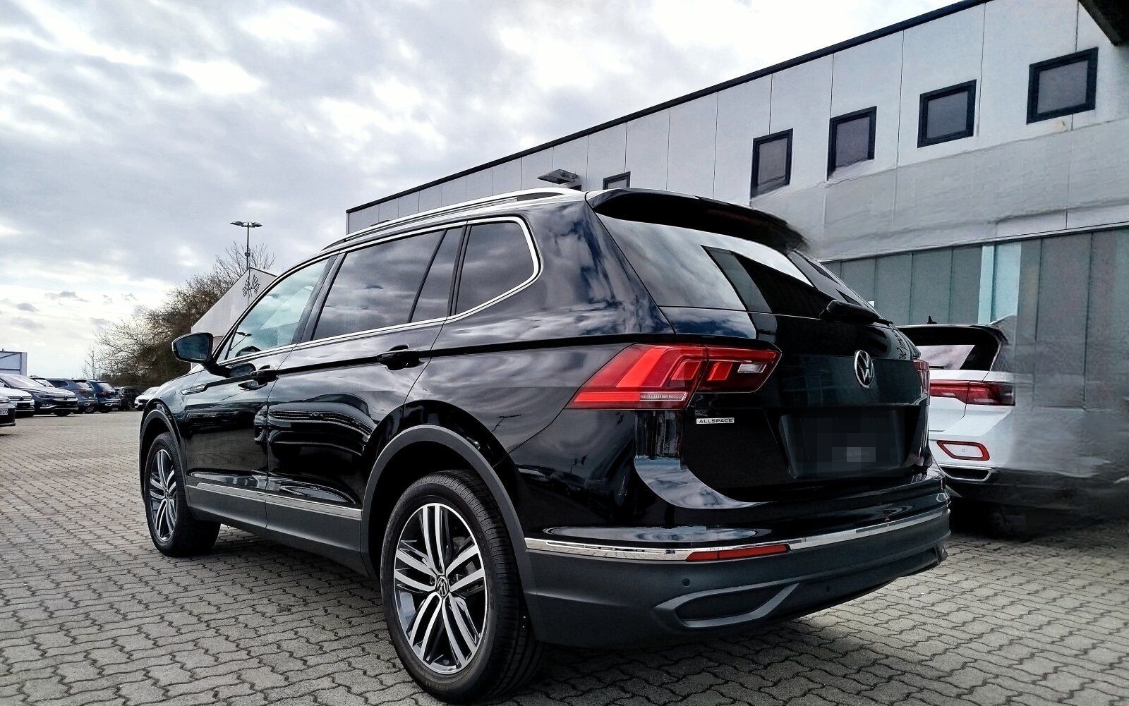 Volkswagen Tiguan Allspace 1.5 TSI Life AHK Navi Kamera foto 7