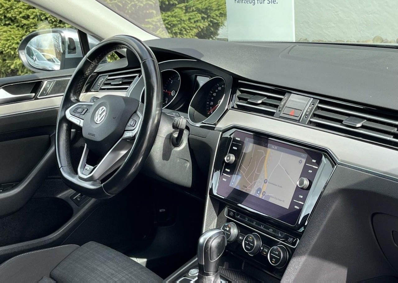 Volkswagen Passat Variant 2,0 l TDI DSG Business (IQLight+N foto 12
