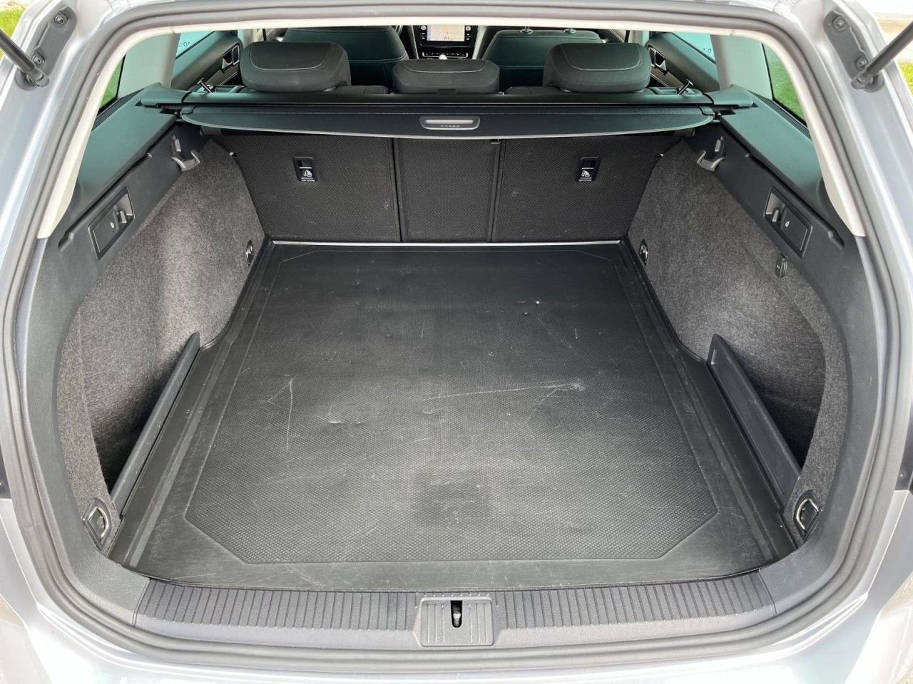 Volkswagen Passat Variant 2,0 l TDI DSG Business (IQLight+N foto 7