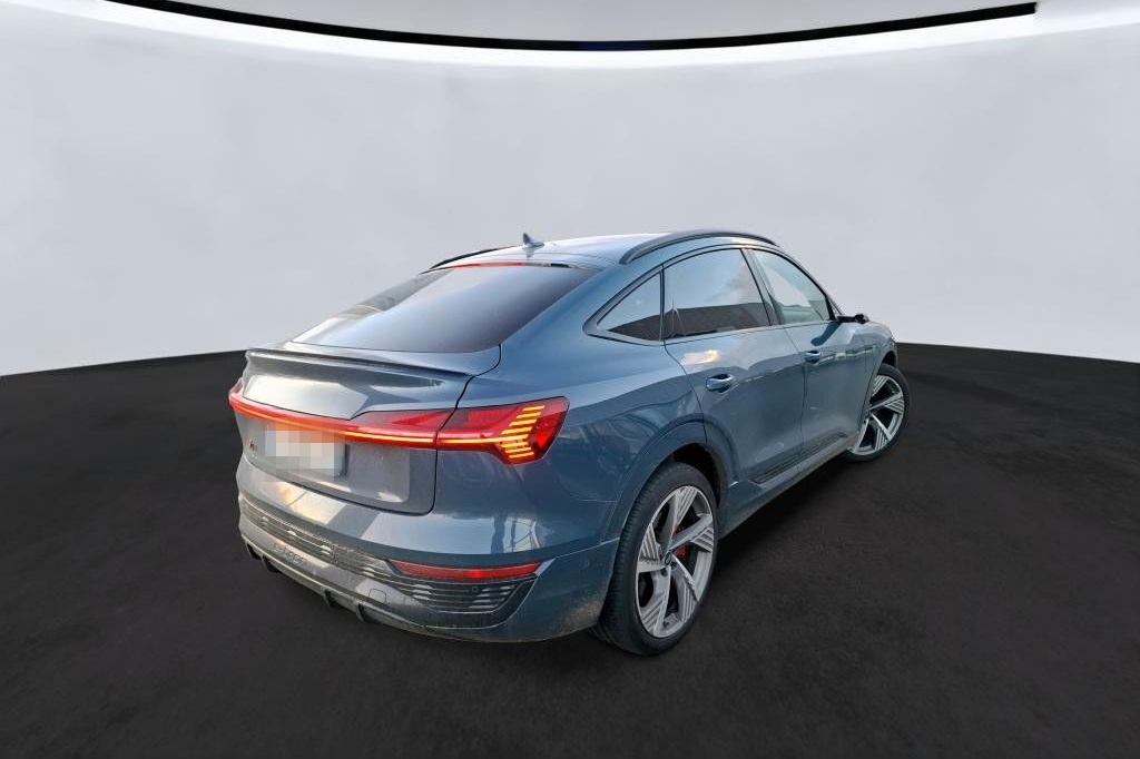 Audi Q8 Sportback e-tron 55 quattro S line Matrix AHK foto 4