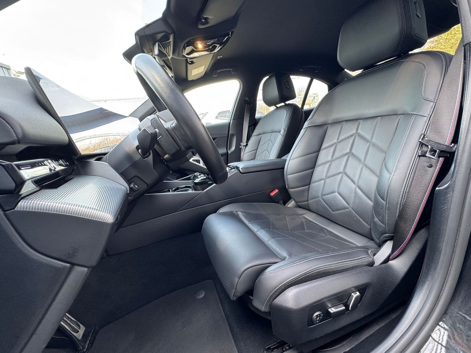 BMW 520d Limo M Sport Pro h&k HUD Iconic DA PA+ DAB foto 15