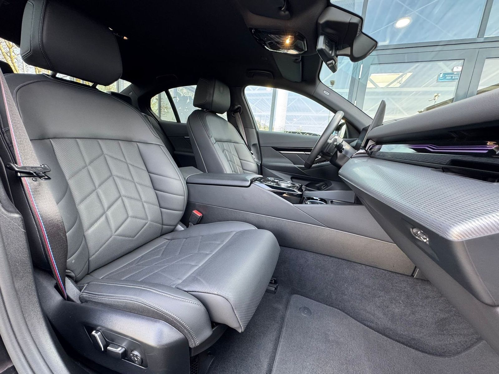BMW 520d Limo M Sport Pro h&k HUD Iconic DA PA+ DAB foto 25