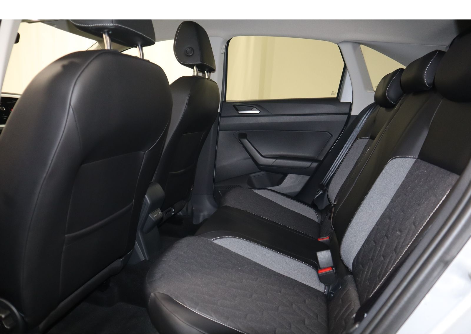 Volkswagen Taigo 1.0 TSI Goal PANO*CAM*SHZ*ACC*APP foto 14