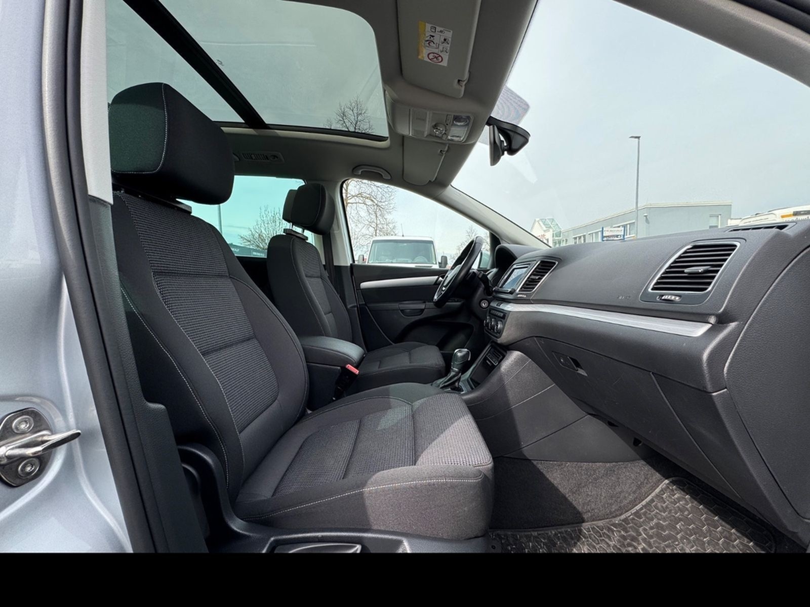 Volkswagen Sharan Comfortline 1.HAND*DSG*NAVI*PANO*7-SITZER foto 11