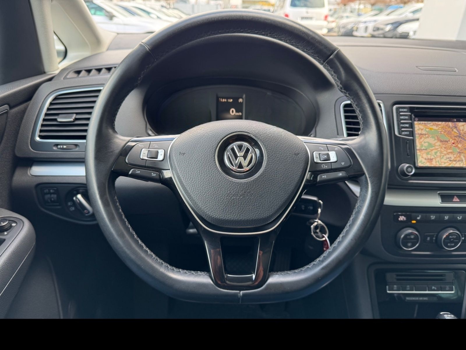 Volkswagen Sharan Comfortline 1.HAND*DSG*NAVI*PANO*7-SITZER foto 21