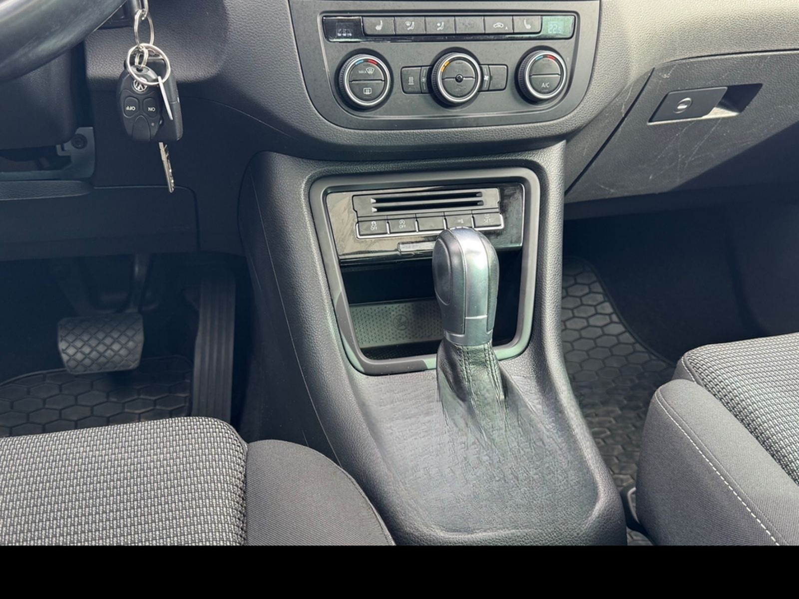 Volkswagen Sharan Comfortline 1.HAND*DSG*NAVI*PANO*7-SITZER foto 33