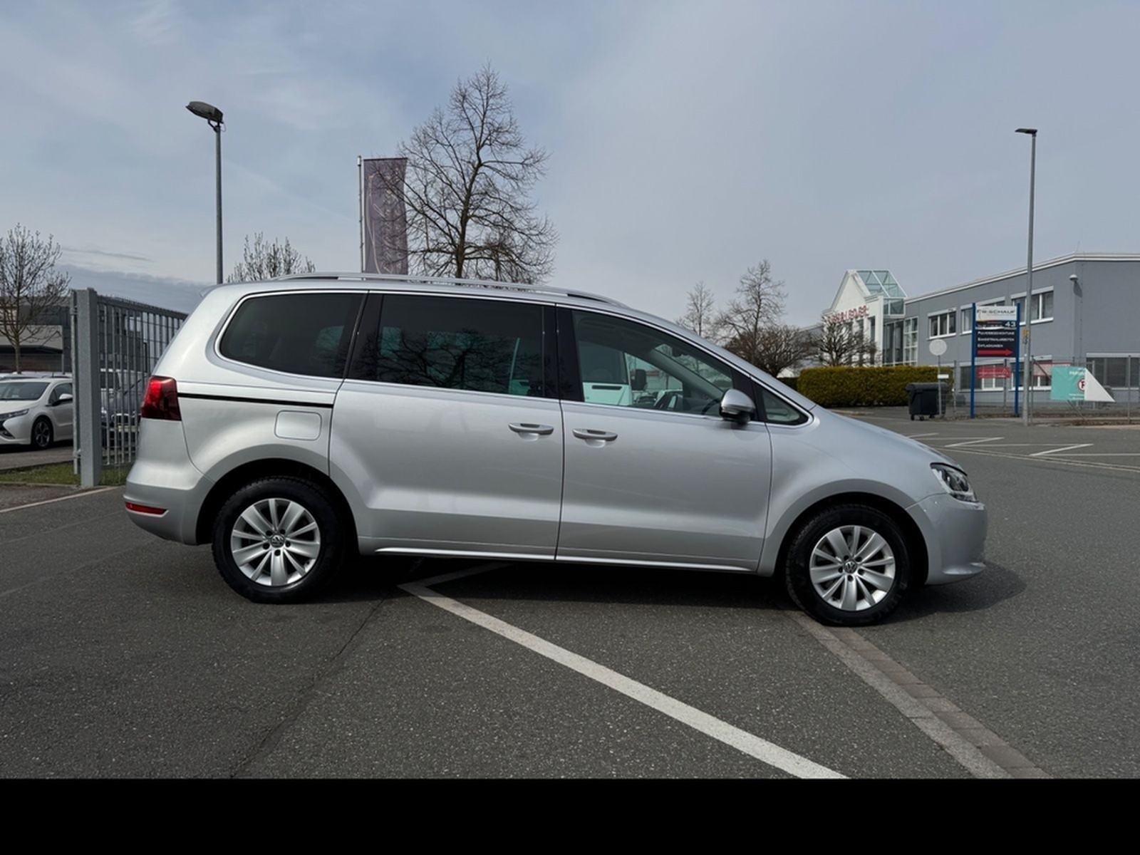 Volkswagen Sharan Comfortline 1.HAND*DSG*NAVI*PANO*7-SITZER foto 8