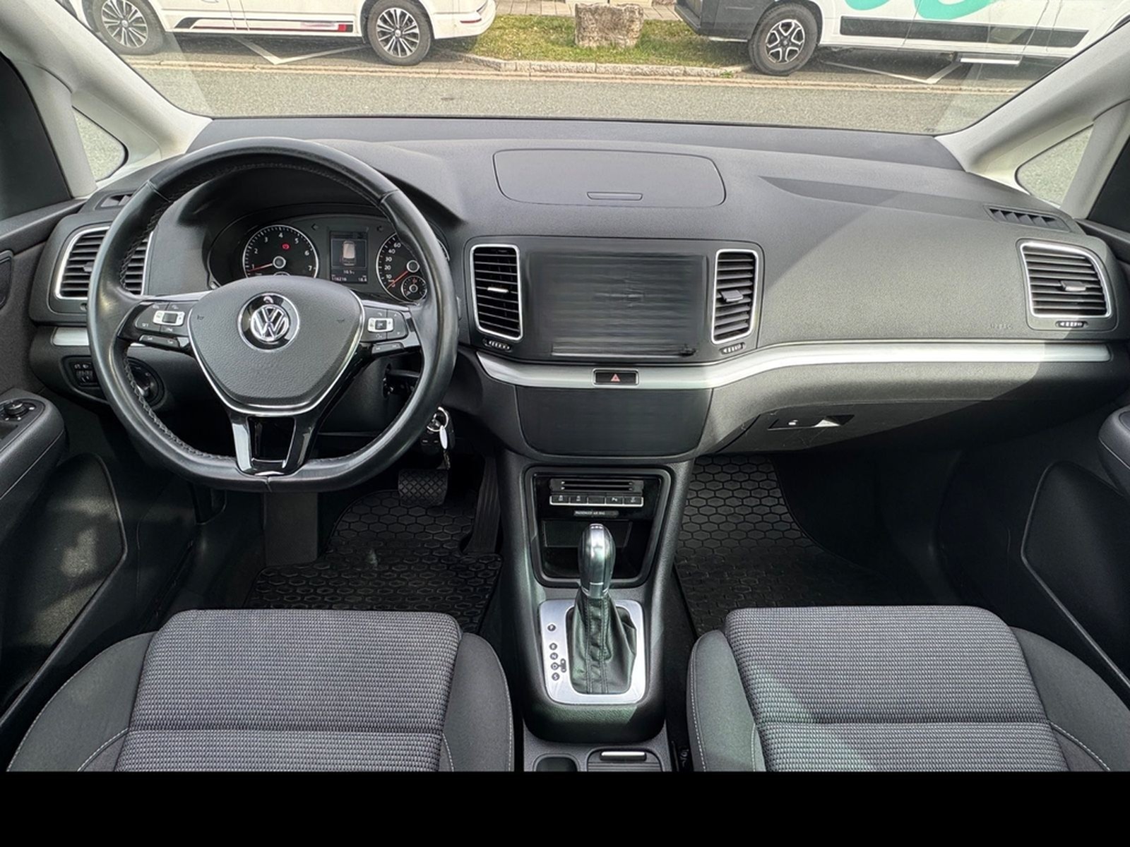 Volkswagen Sharan Comfortline 1.HAND*DSG*NAVI*PANO*7-SITZER foto 9