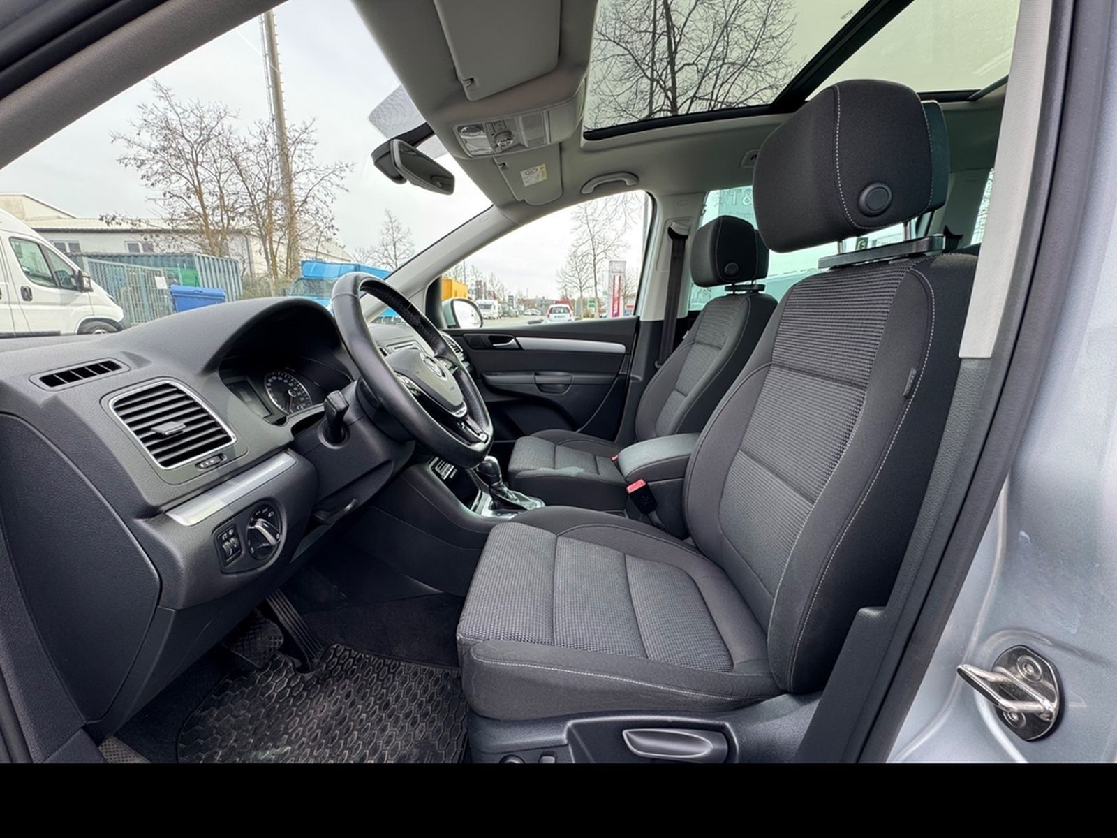 Volkswagen Sharan Comfortline 1.HAND*DSG*NAVI*PANO*7-SITZER foto 10
