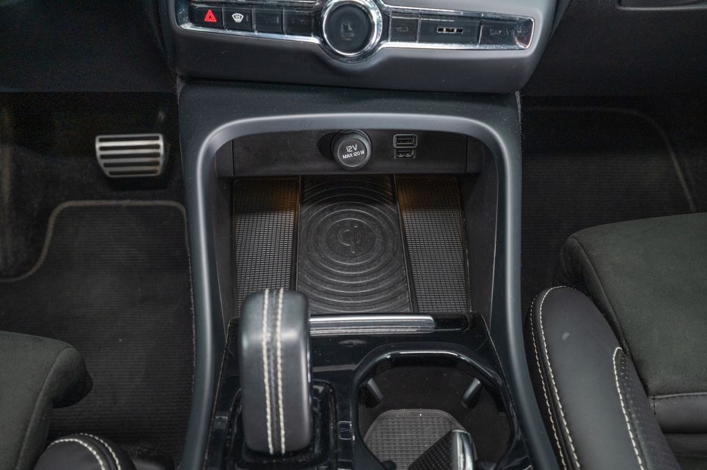 Volvo XC40 T4 R-Design foto 18