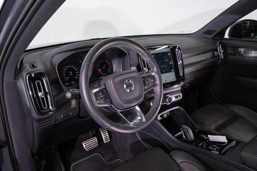 Volvo XC40 T4 R-Design foto 10
