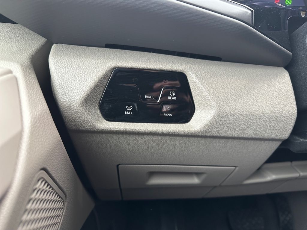 Volkswagen T7 Multivan Kurz 6Sitze Allwetter Pdc Ahk Navi foto 17