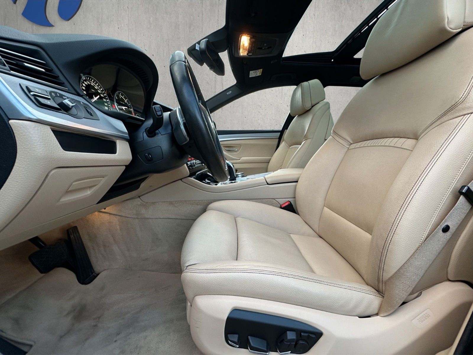 BMW 530 d xD M Sport LED Pano HUD AHK Memory LM 18 foto 12