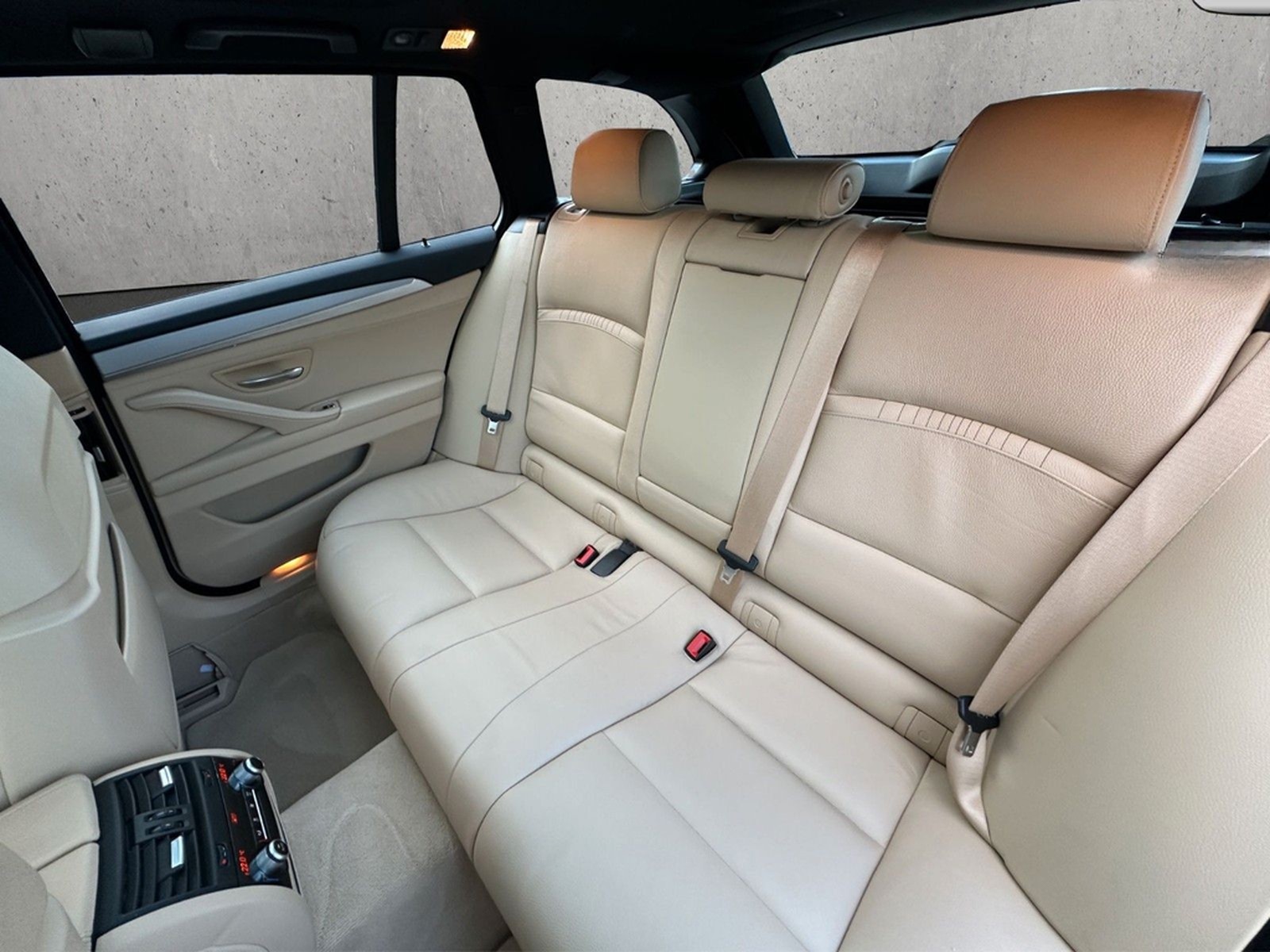 BMW 530 d xD M Sport LED Pano HUD AHK Memory LM 18 foto 14