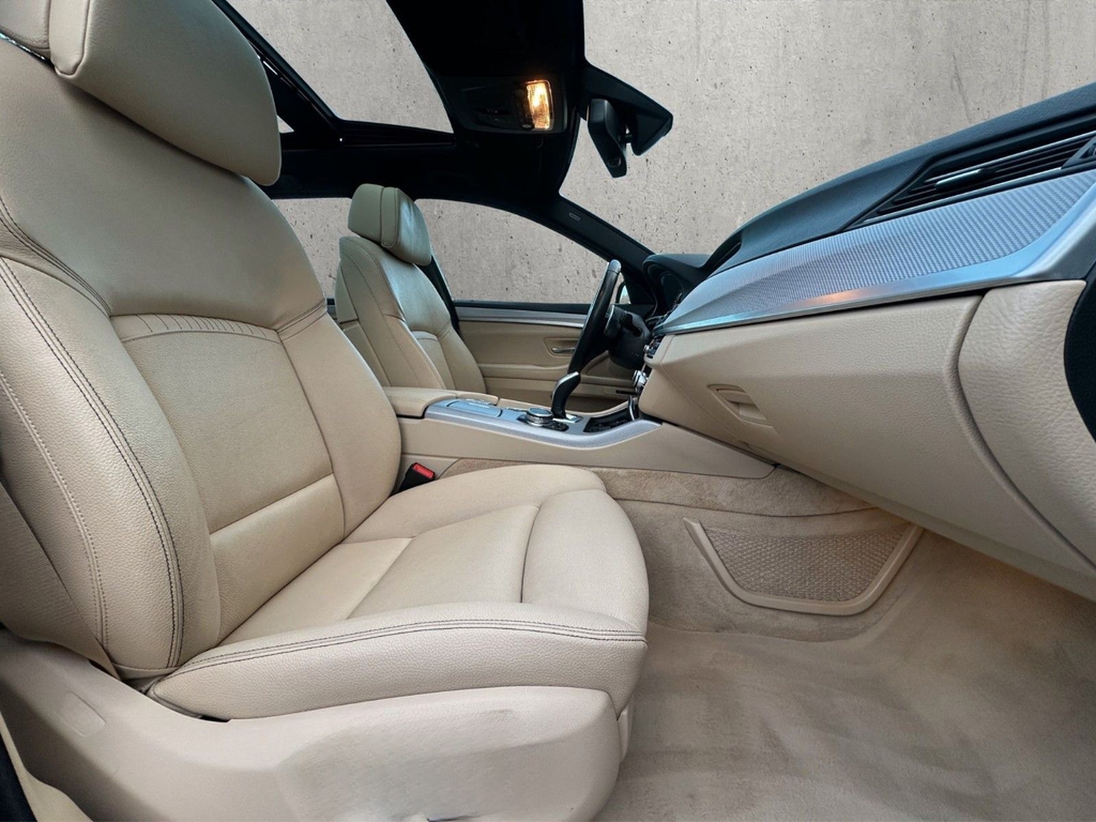 BMW 530 d xD M Sport LED Pano HUD AHK Memory LM 18 foto 15