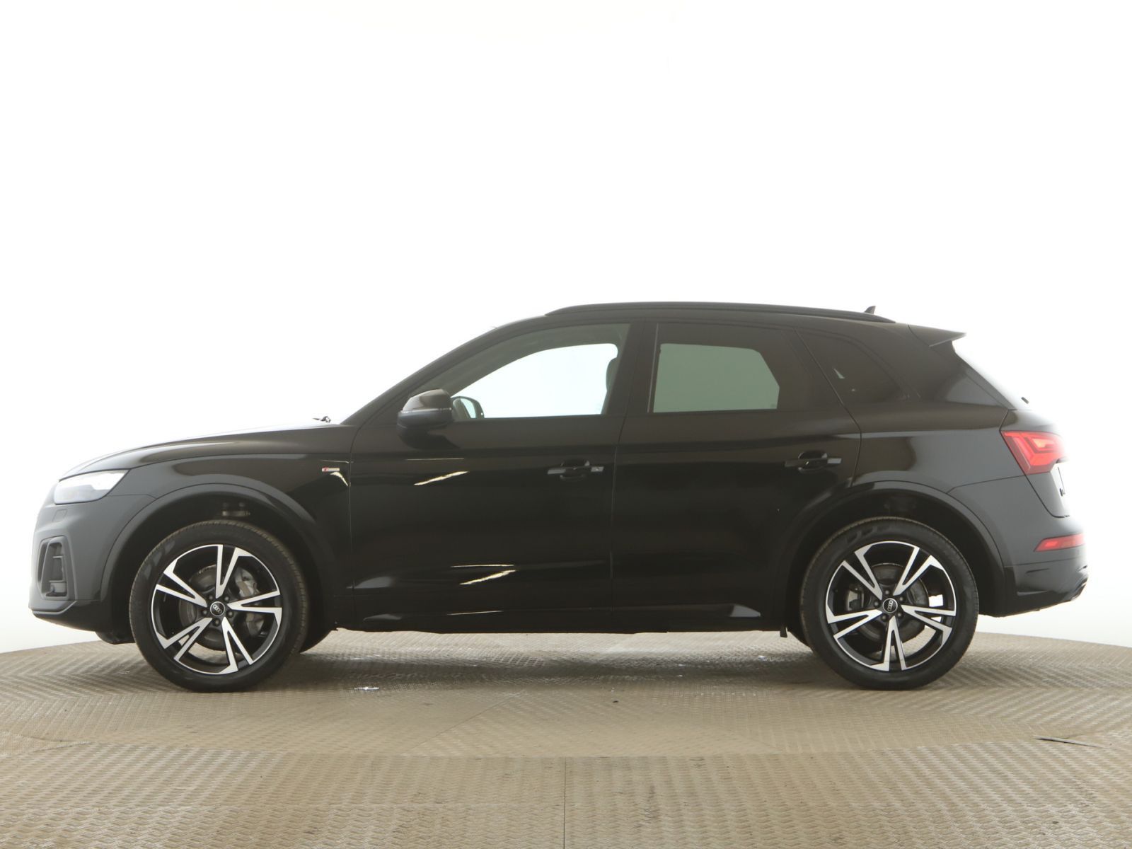 Audi Q5 40 TFSI quattro S line Pano+AHK+Matrix+RFK+B& foto 5