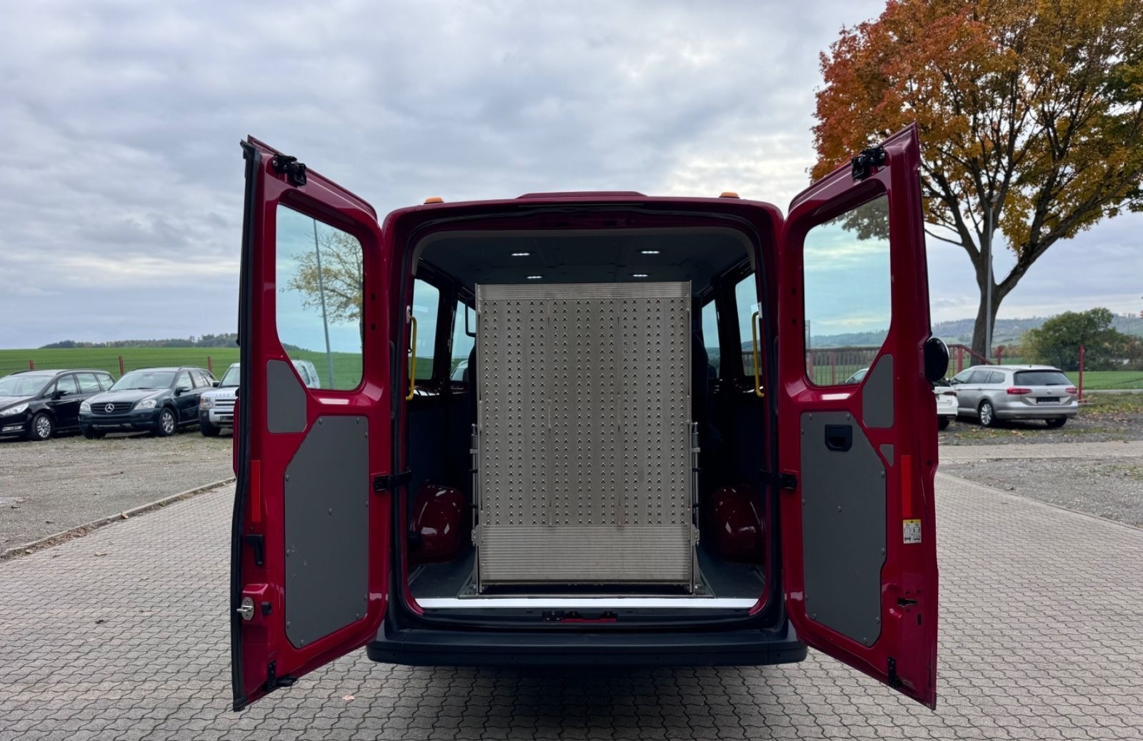 Volkswagen Crafter 2.0 TDI LANG *9 SITZER *RAMPE *140 PS foto 11