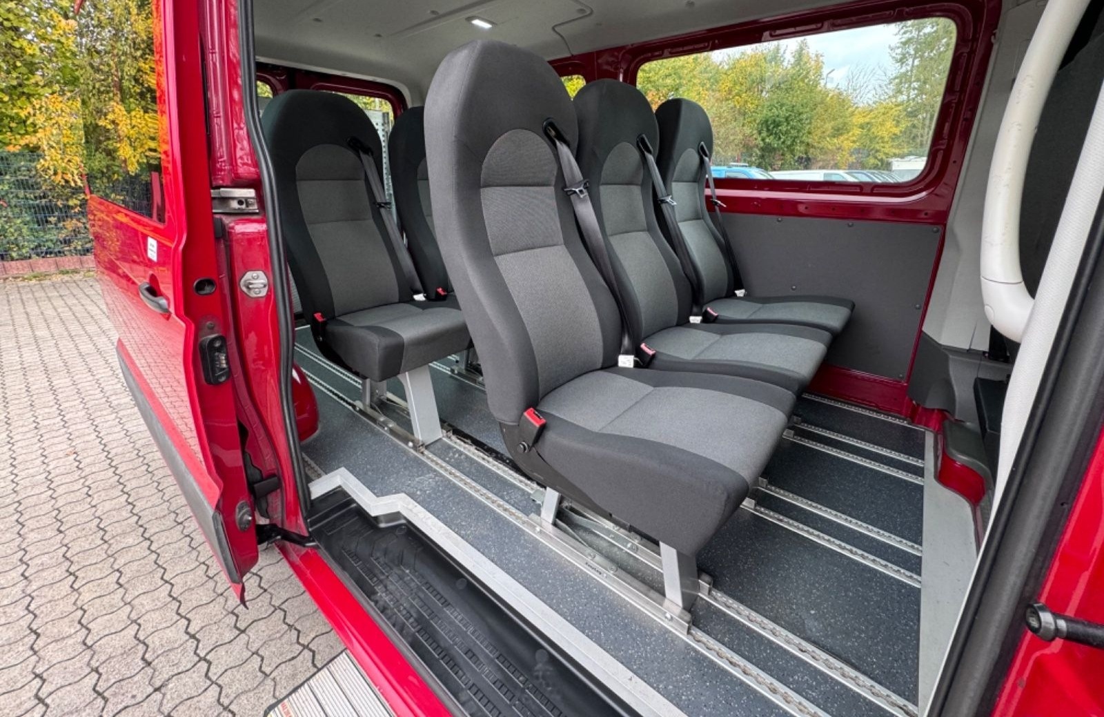 Volkswagen Crafter 2.0 TDI LANG *9 SITZER *RAMPE *140 PS foto 17
