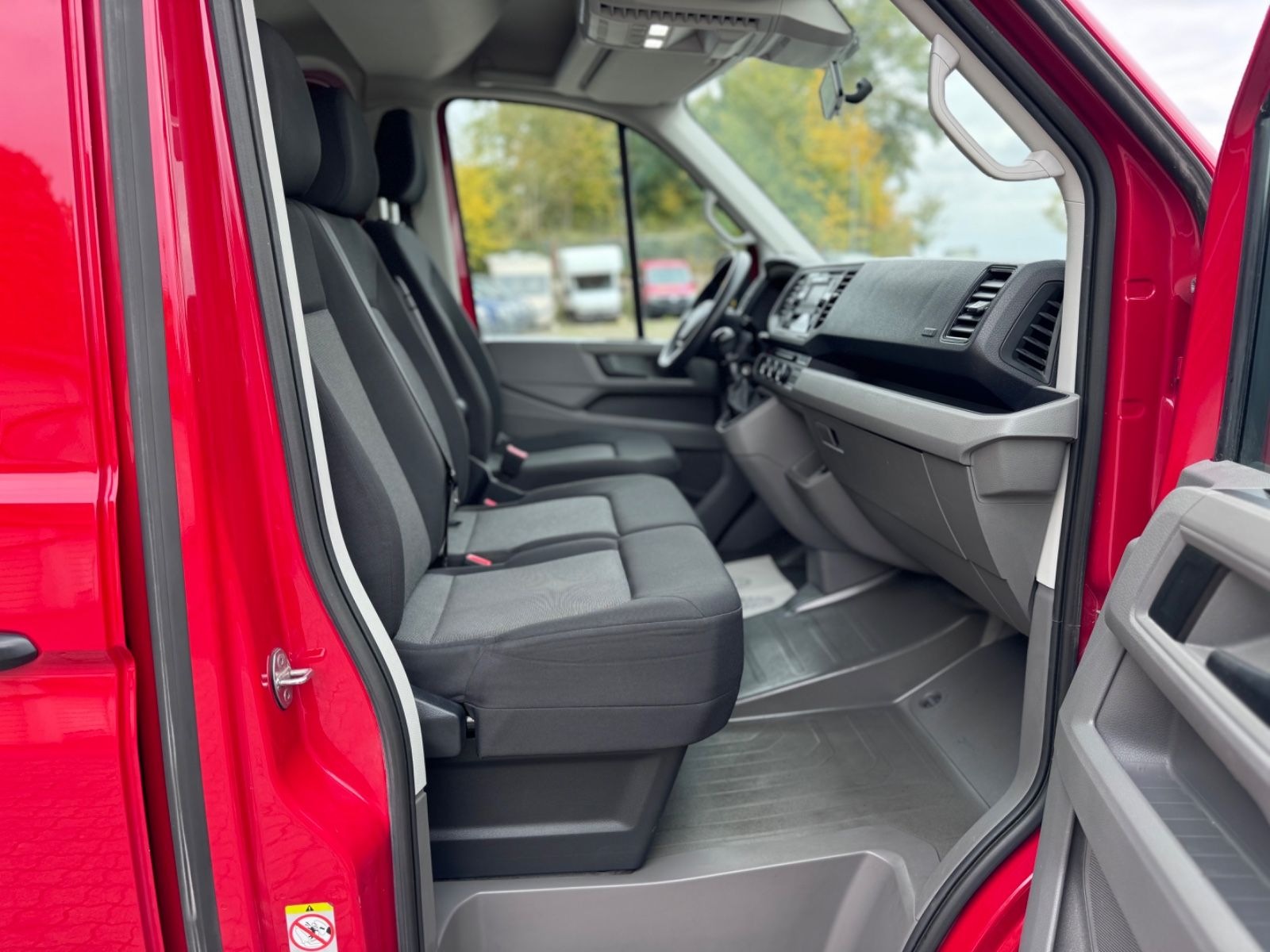 Volkswagen Crafter 2.0 TDI LANG *9 SITZER *RAMPE *140 PS foto 19