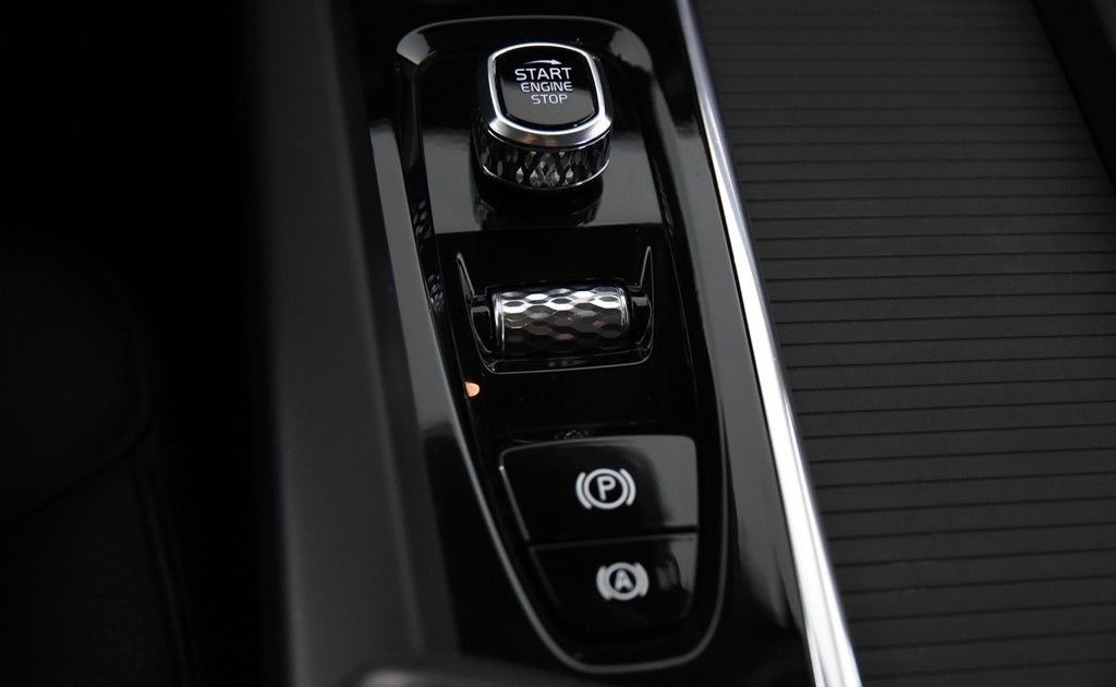 Volvo V60 B4 Inscription *1.Hand*Leder*Navi*Standheiz. foto 12