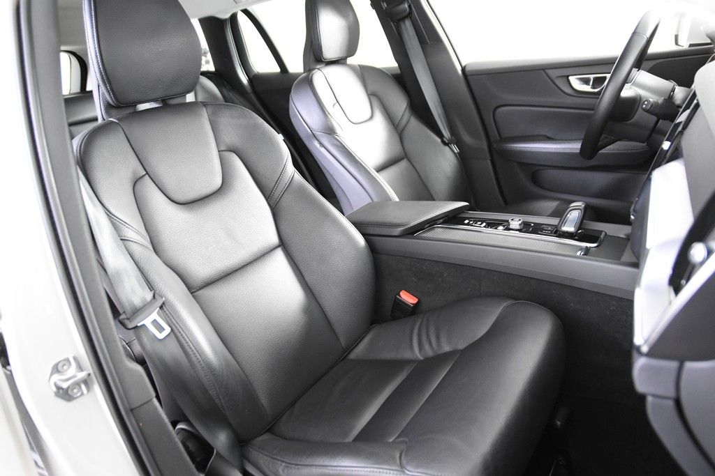 Volvo V60 B4 Inscription *1.Hand*Leder*Navi*Standheiz. foto 3