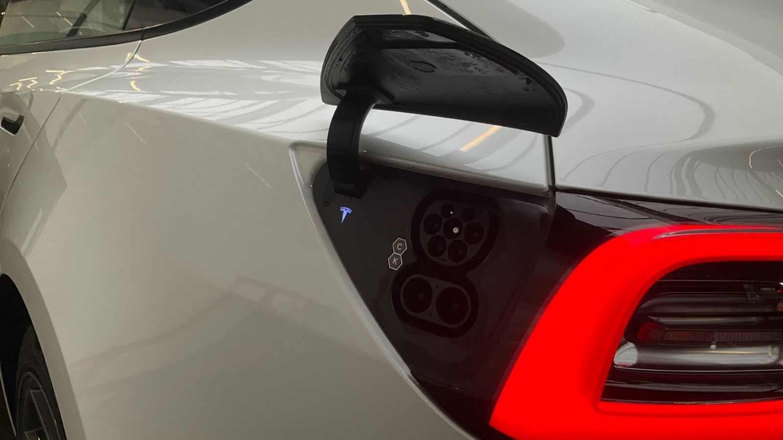 Tesla Model 3 RWD Kamera*Pano*4xSHZ*AHK*Wärmepumpe foto 18