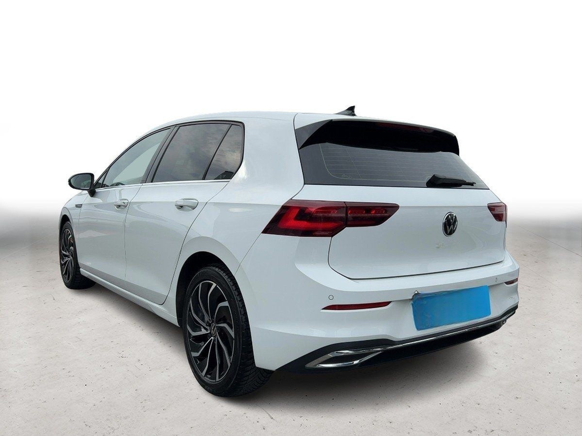 Volkswagen Golf VIII Style 1.5 TSI MATRIX+NAVI+APP+4xSHZ+PD foto 4