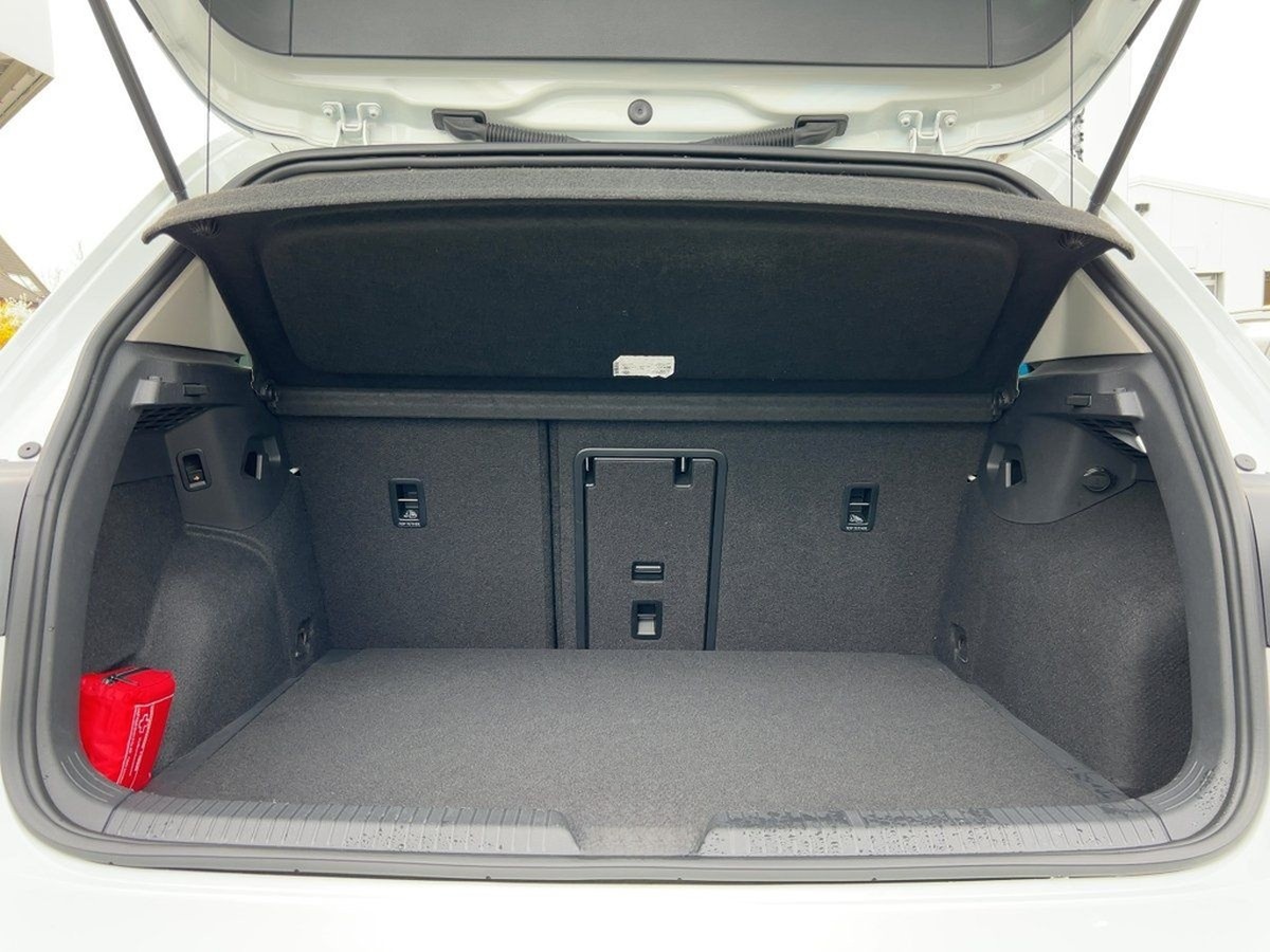Volkswagen Golf VIII Style 1.5 TSI MATRIX+NAVI+APP+4xSHZ+PD foto 7