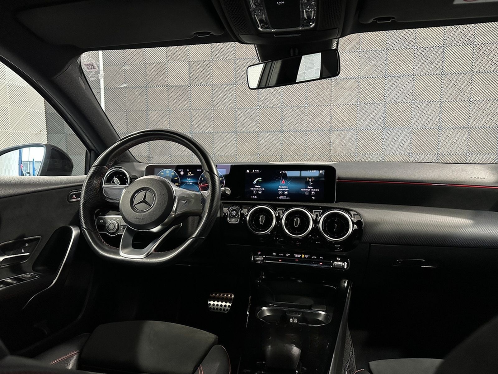 Mercedes-Benz A 200*AMG LINE*NIGHT-LED-TEMPO-MBUX-R.KAM-SPUR foto 27