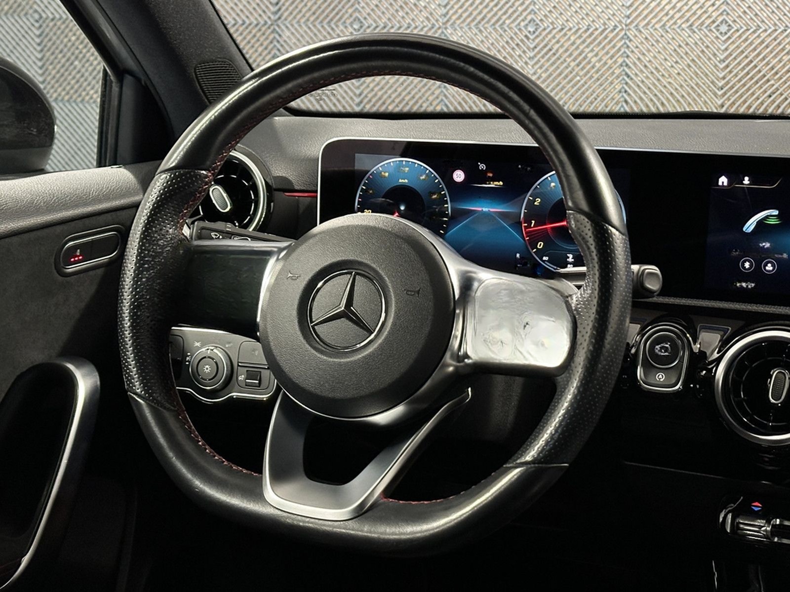Mercedes-Benz A 200*AMG LINE*NIGHT-LED-TEMPO-MBUX-R.KAM-SPUR foto 28