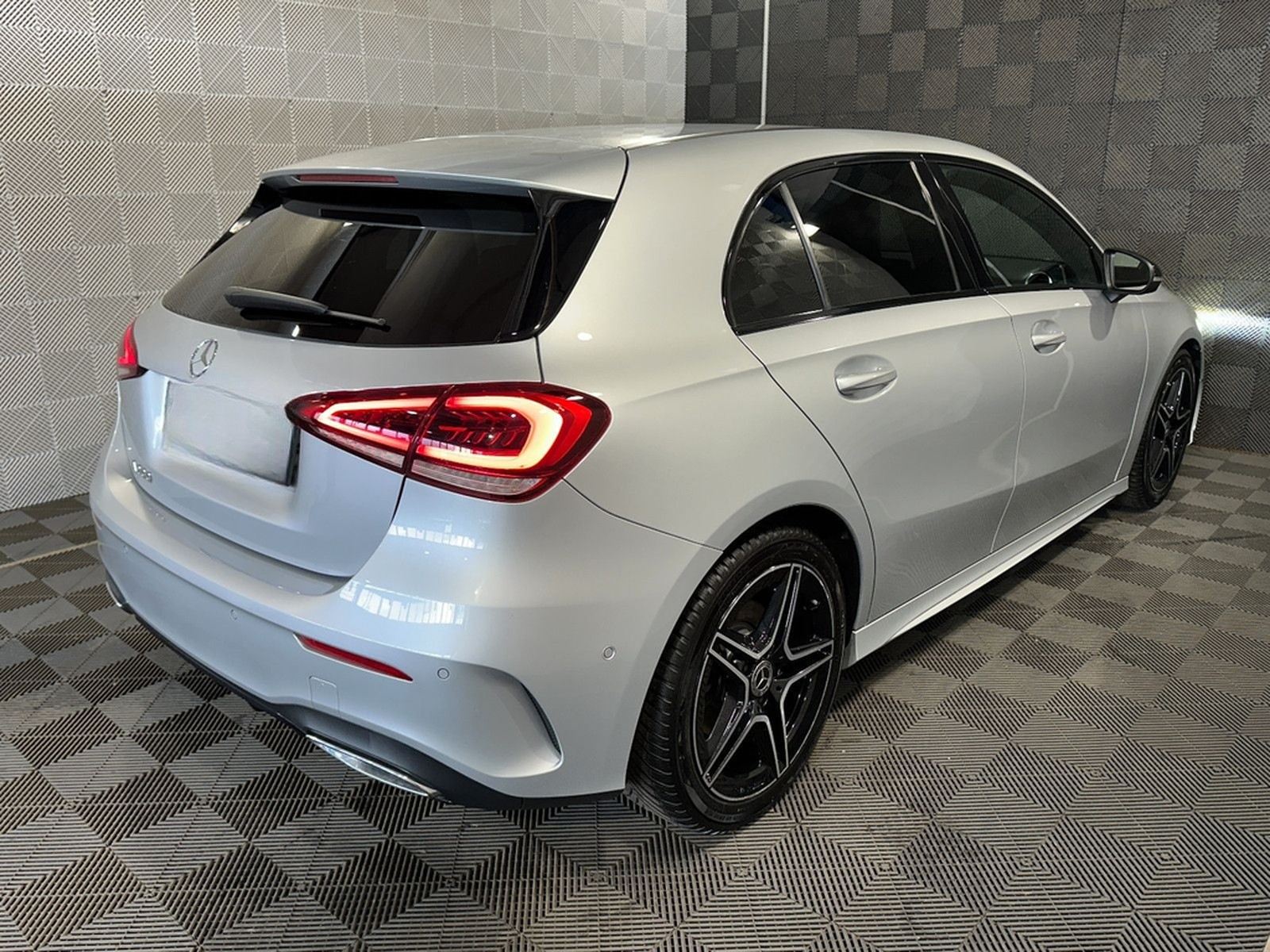 Mercedes-Benz A 200*AMG LINE*NIGHT-LED-TEMPO-MBUX-R.KAM-SPUR foto 4