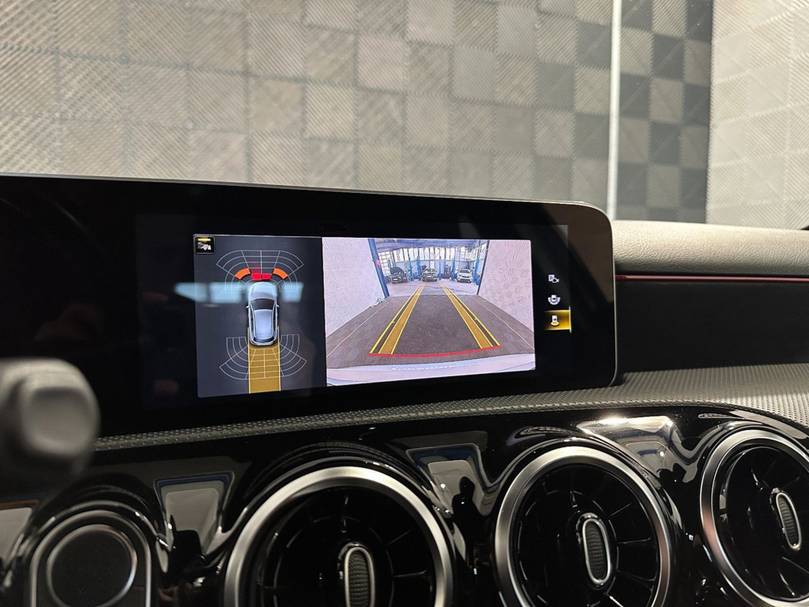 Mercedes-Benz A 200*AMG LINE*NIGHT-LED-TEMPO-MBUX-R.KAM-SPUR foto 33