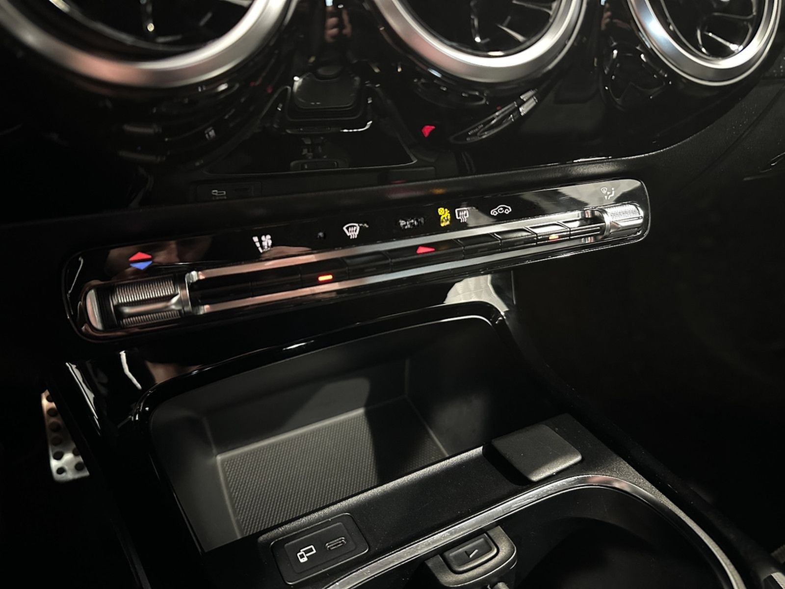 Mercedes-Benz A 200*AMG LINE*NIGHT-LED-TEMPO-MBUX-R.KAM-SPUR foto 36