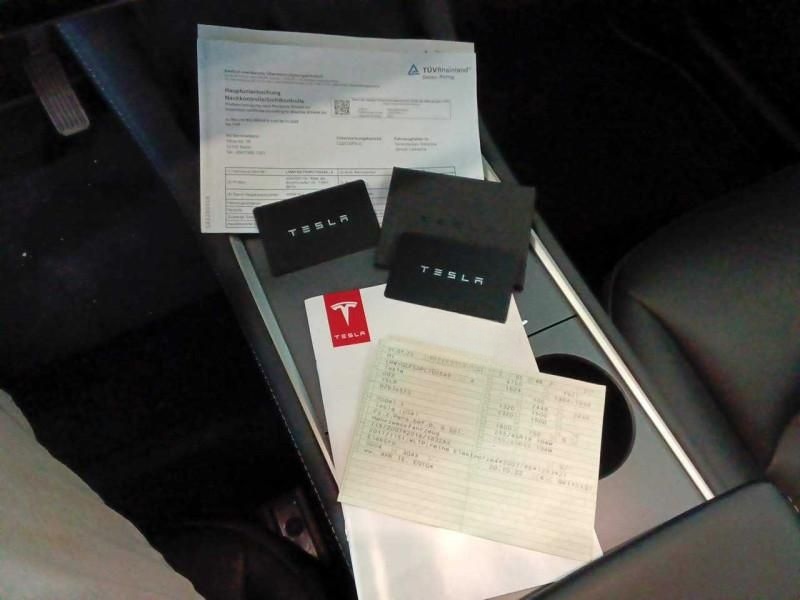 Tesla Model Y Basis RWD LEDER AHK KI KAM UVM foto 3