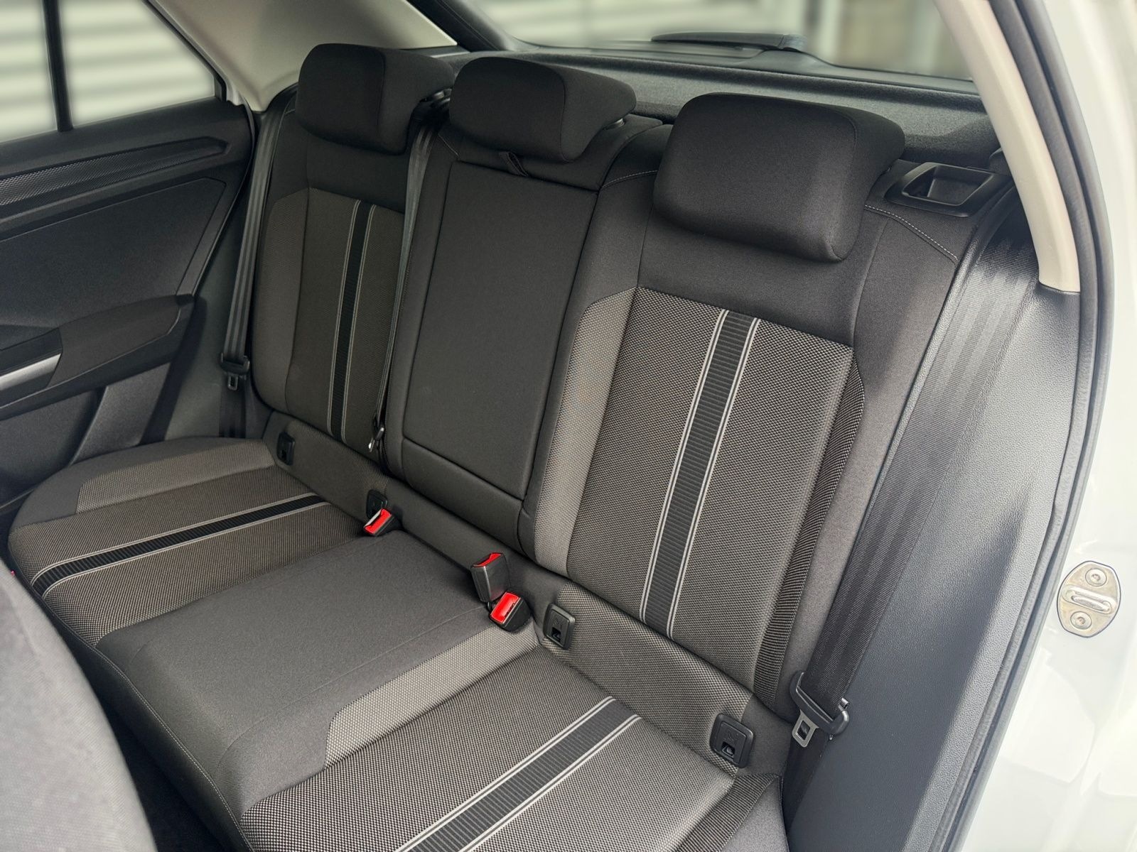 Volkswagen T-Roc Style 1.5TSI AHK SHZ PDC foto 16