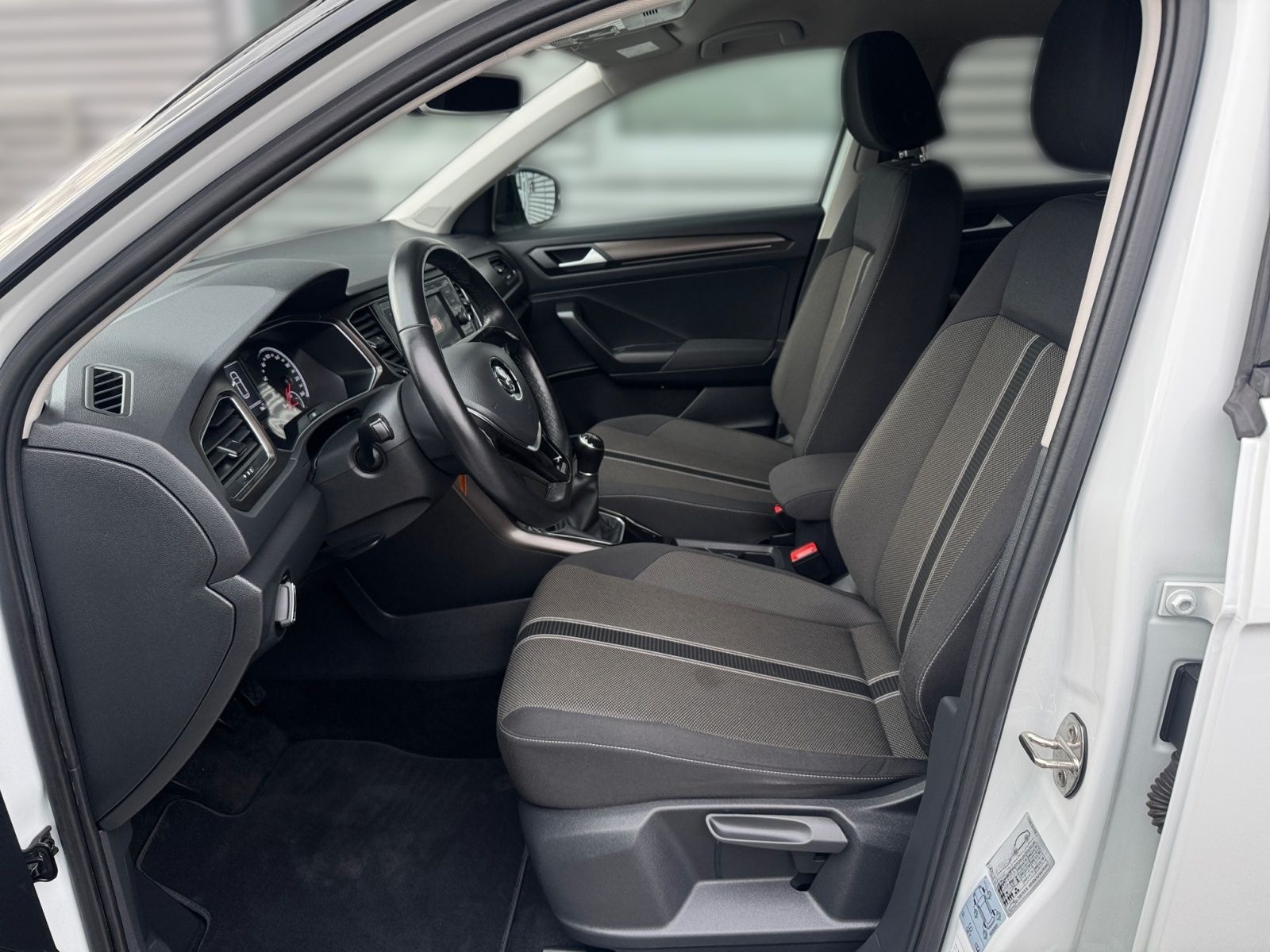 Volkswagen T-Roc Style 1.5TSI AHK SHZ PDC foto 8