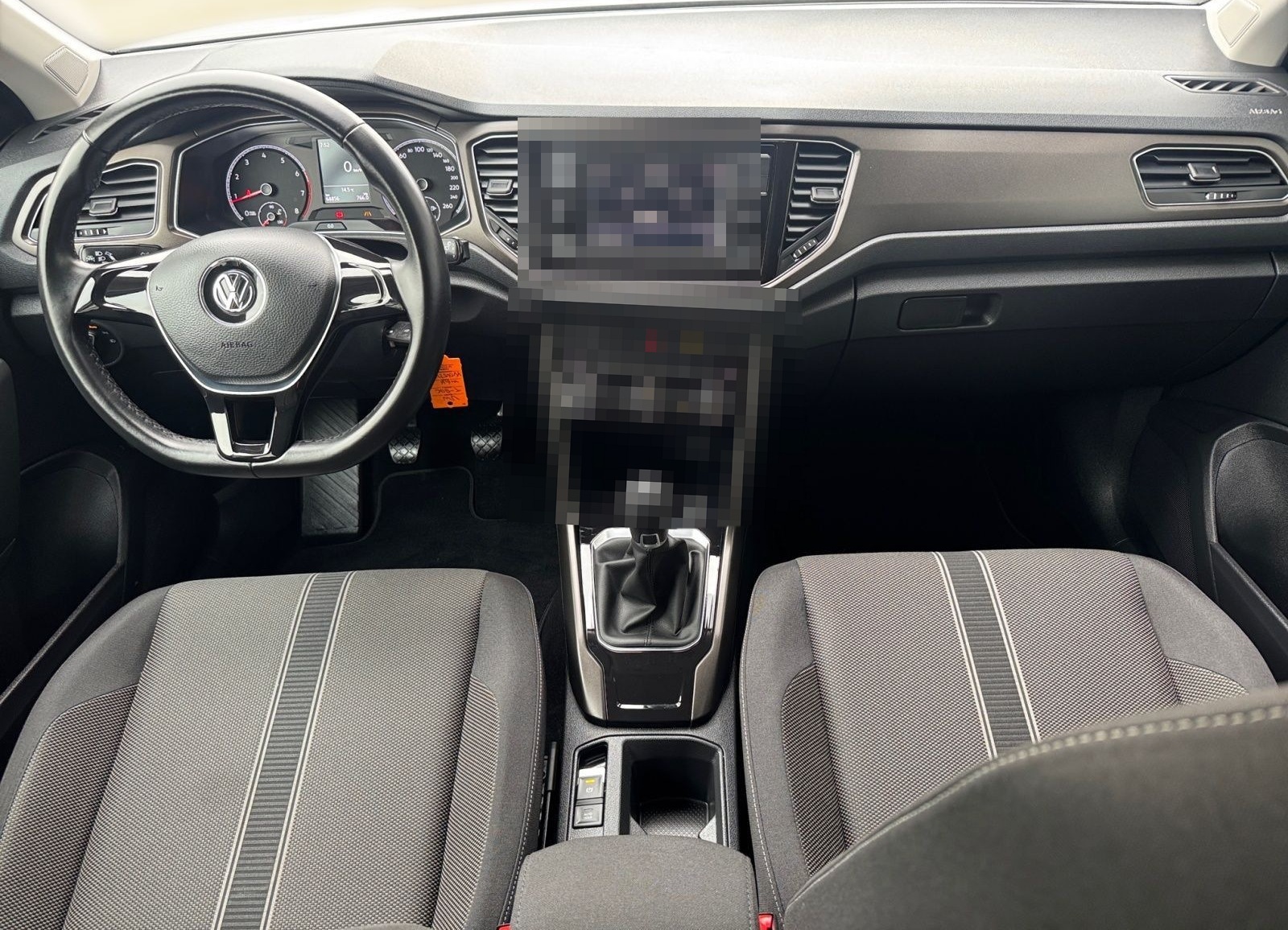 Volkswagen T-Roc Style 1.5TSI AHK SHZ PDC foto 9