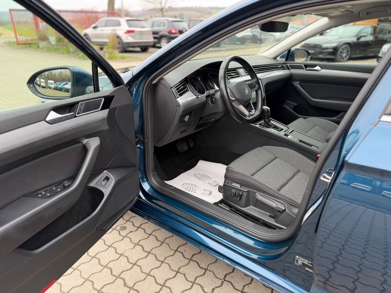 Volkswagen Passat Variant 2.0 TSI DSG *190 PS *NAVI *LED foto 11