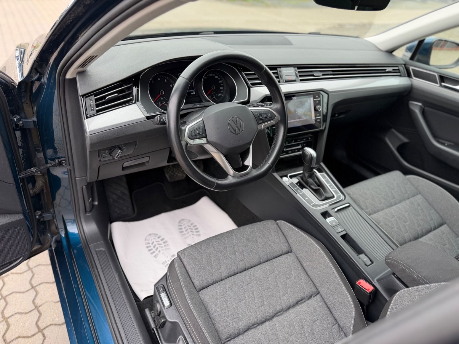 Volkswagen Passat Variant 2.0 TSI DSG *190 PS *NAVI *LED foto 12