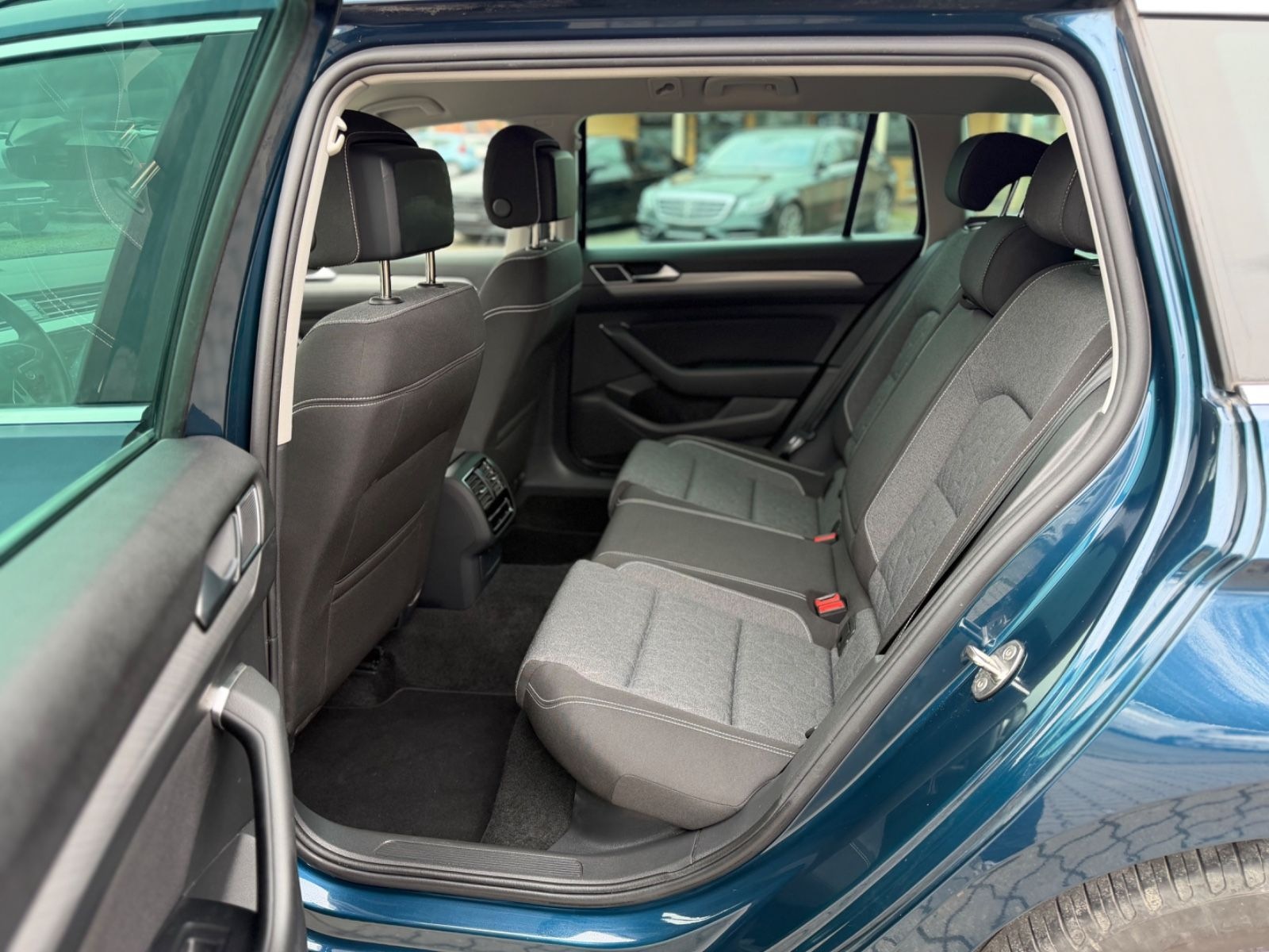 Volkswagen Passat Variant 2.0 TSI DSG *190 PS *NAVI *LED foto 14