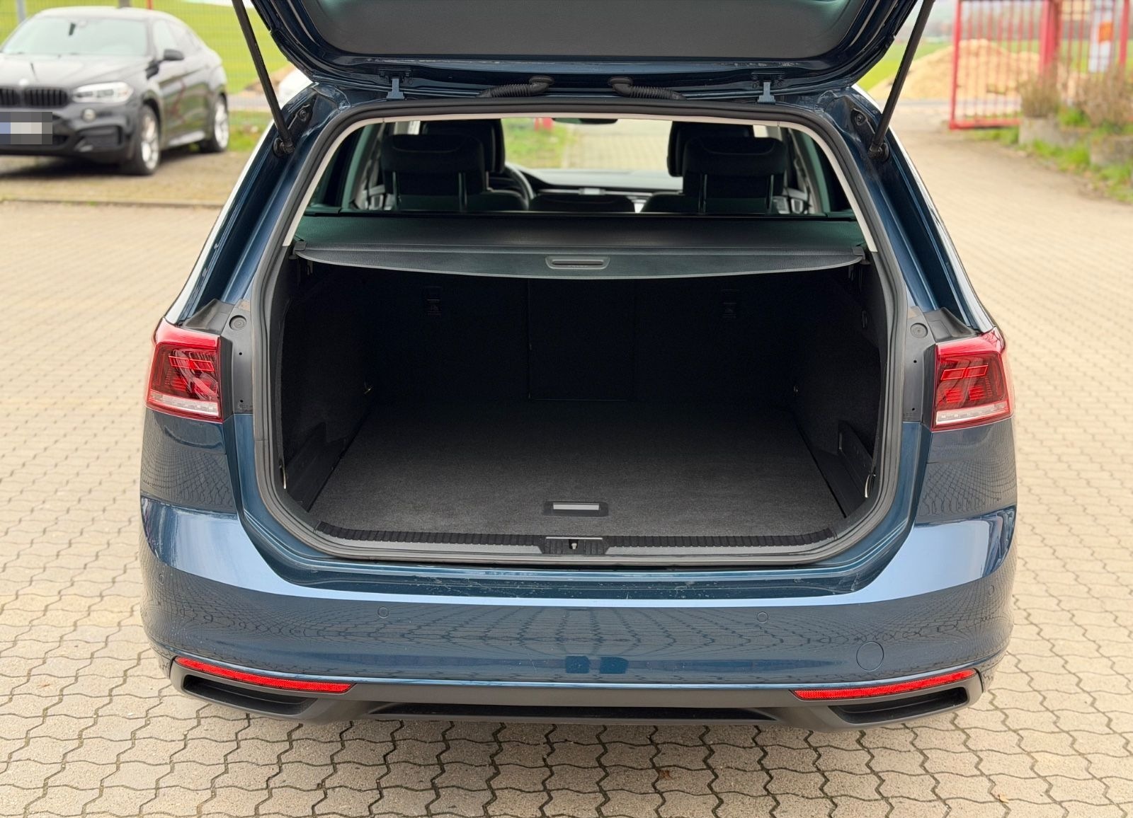 Volkswagen Passat Variant 2.0 TSI DSG *190 PS *NAVI *LED foto 15